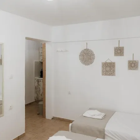 Pelion Mare Near The Sea *