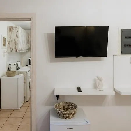 Pelion Mare Near The Sea Daire